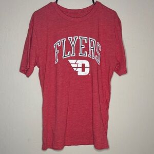 Dayton Flyers Red T-Shirt men’s side medium